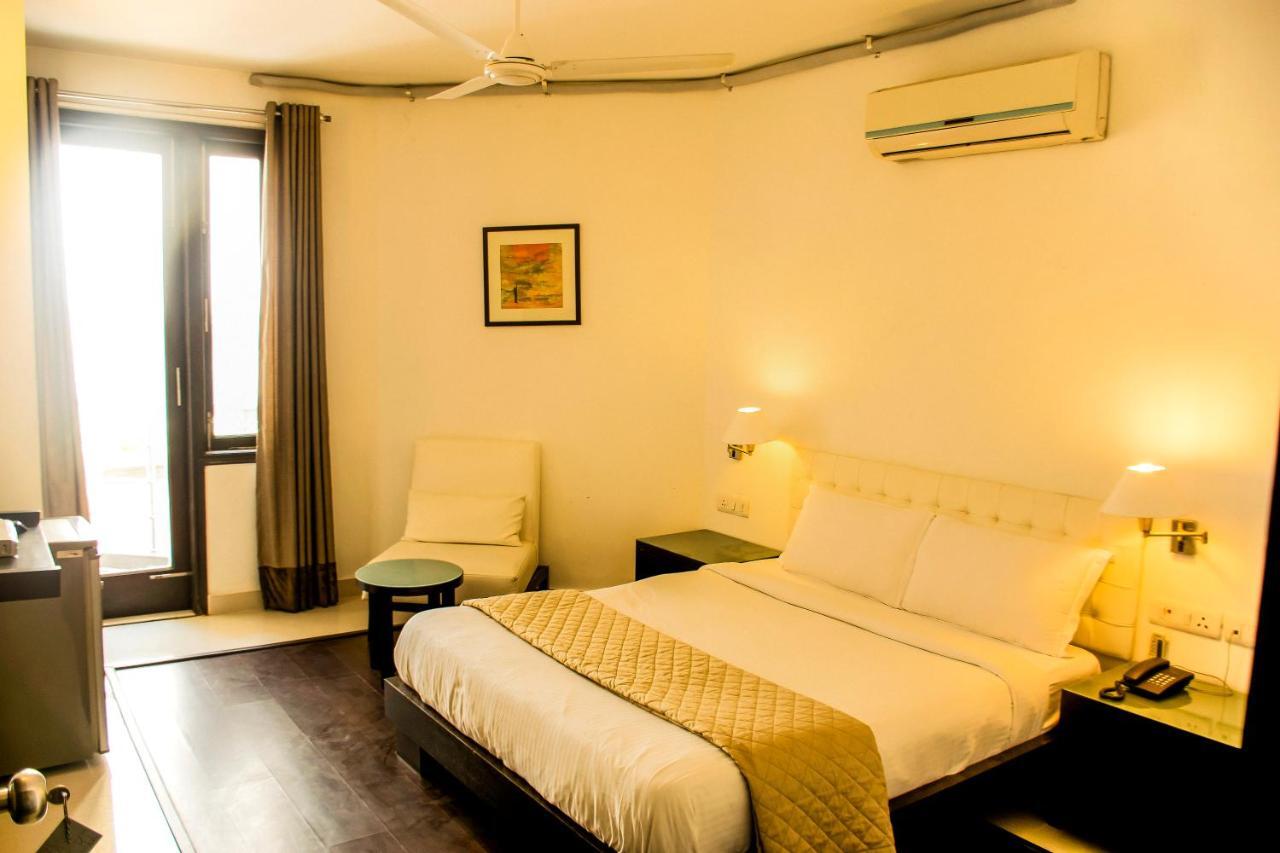 Fabhotel Anutham Saket 3*